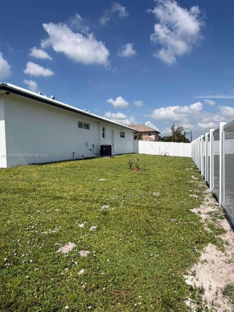 121 SW Sea Lion Rd , Port Saint Lucie, FL 34953 Photo