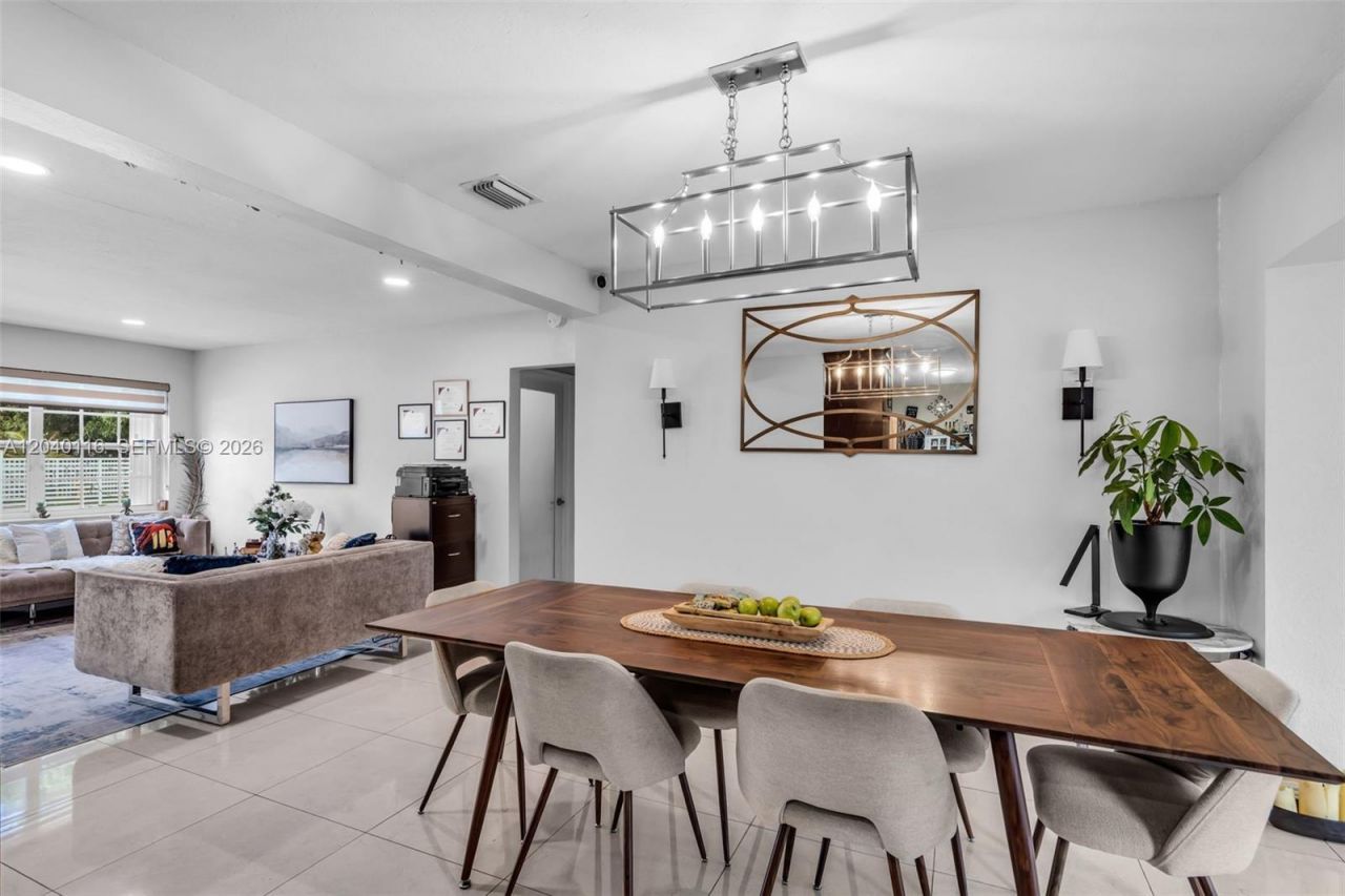302 NW 100th St , Miami, FL 33150 Photo