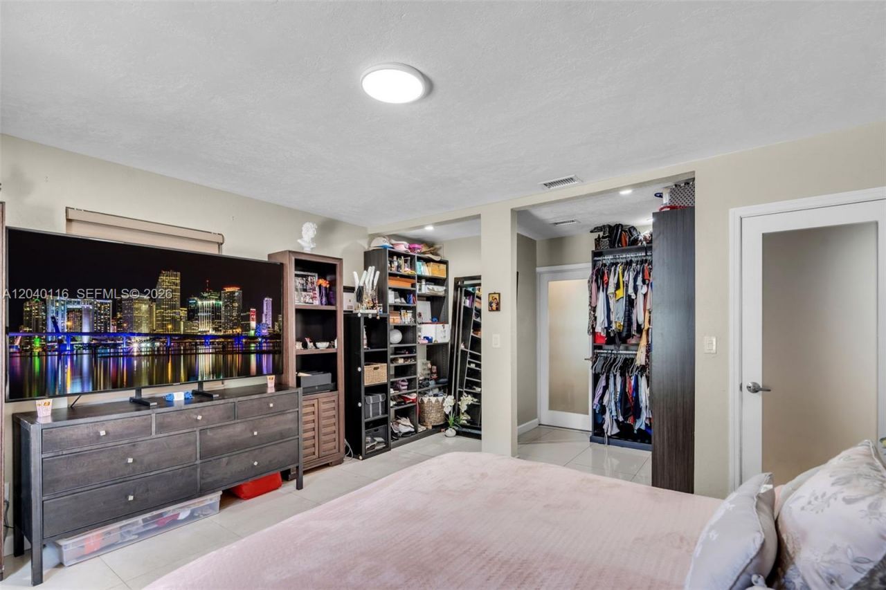 302 NW 100th St , Miami, FL 33150 Photo