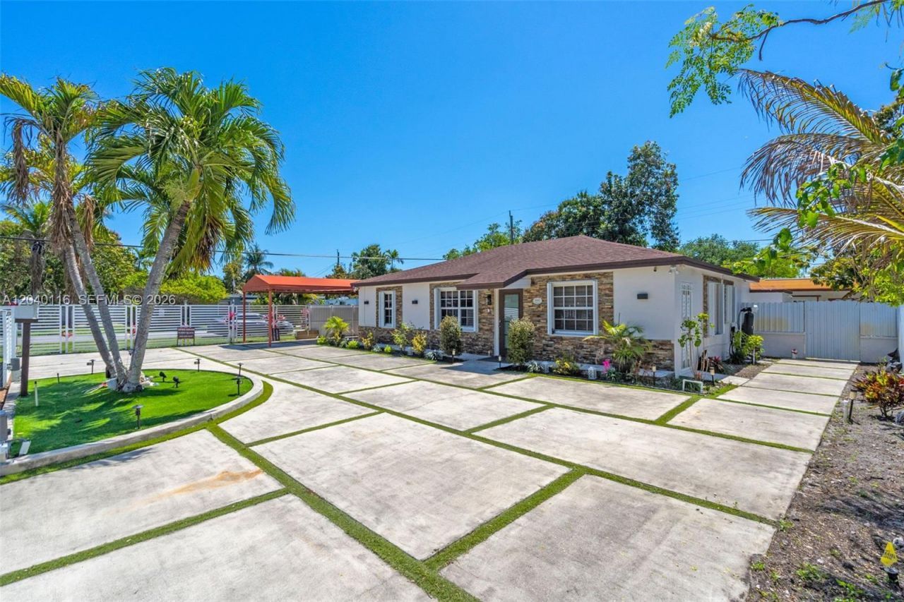 302 NW 100th St , Miami, FL 33150 Photo