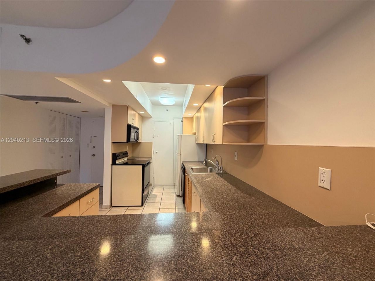 100 Lincoln Rd , Unit 1410, Miami Beach, FL 33139 Photo