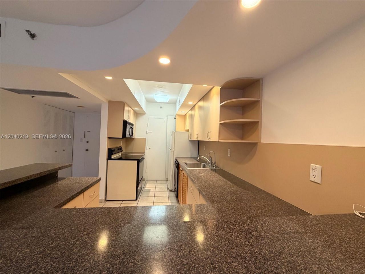 100 Lincoln Rd , Unit 1410, Miami Beach, FL 33139 Photo