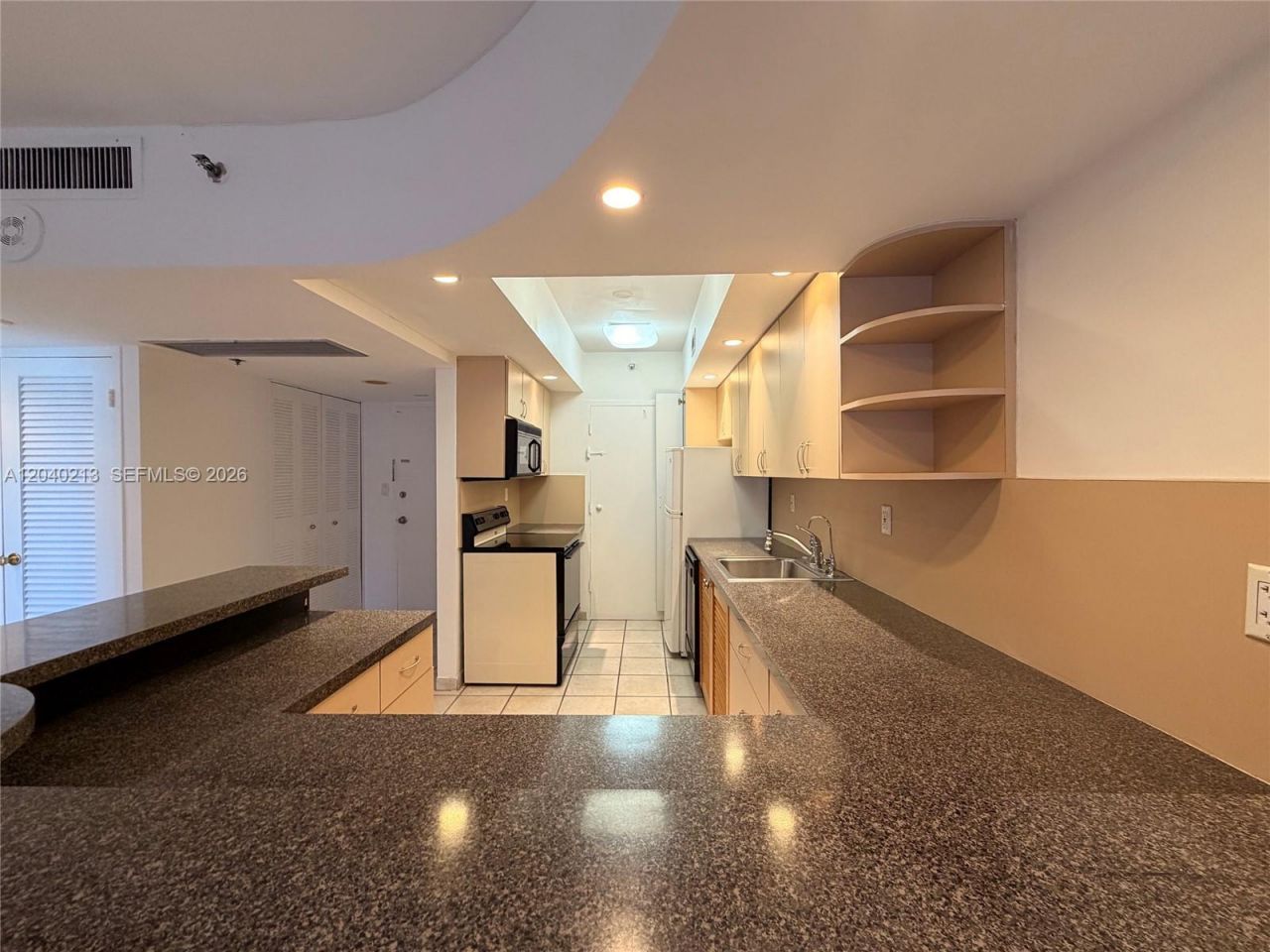 100 Lincoln Rd , Unit 1410, Miami Beach, FL 33139 Photo