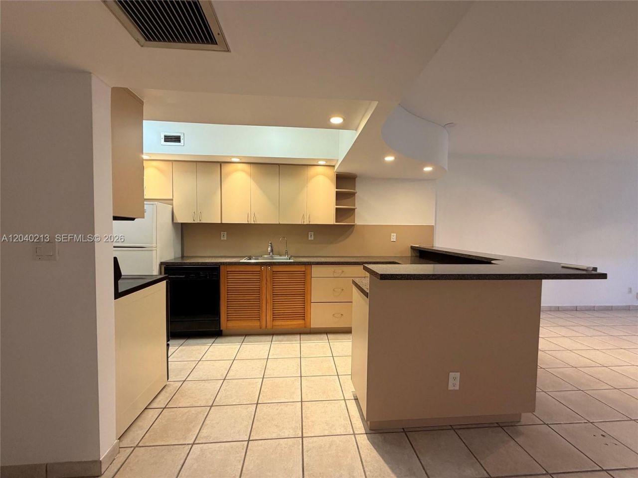 100 Lincoln Rd , Unit 1410, Miami Beach, FL 33139 Photo