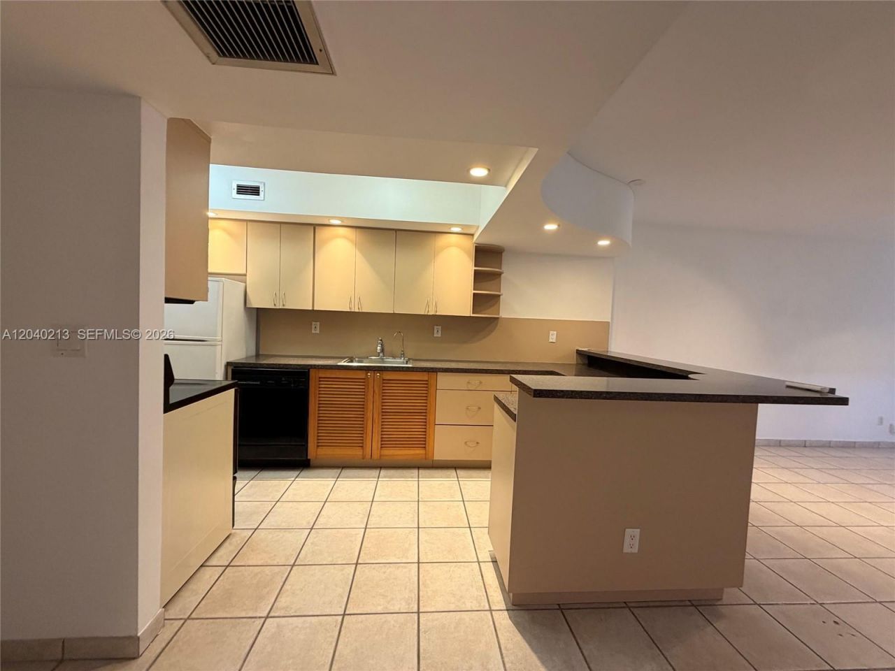 100 Lincoln Rd , Unit 1410, Miami Beach, FL 33139 Photo
