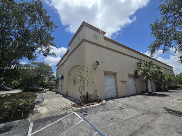12140 Wiles Rd , Coral Springs, FL 33076
