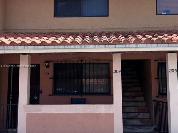 2740 W 61st St , Unit 204, Hialeah, FL 33016