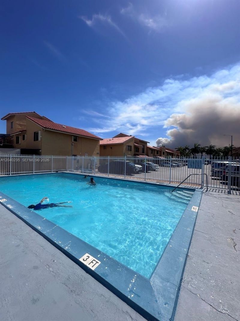 2740 W 61st St , Unit 204, Hialeah, FL 33016 Photo