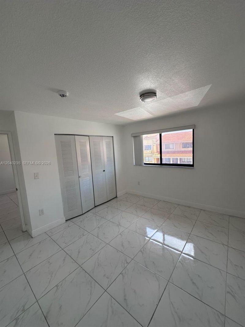 2740 W 61st St , Unit 204, Hialeah, FL 33016 Photo