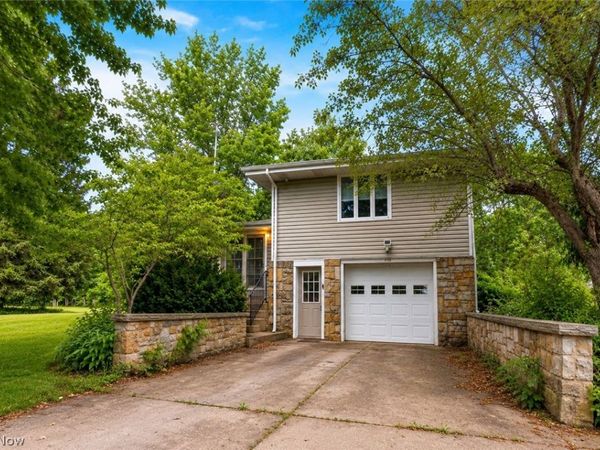 4146 Barclay Messerly Road , Southington, OH 44470