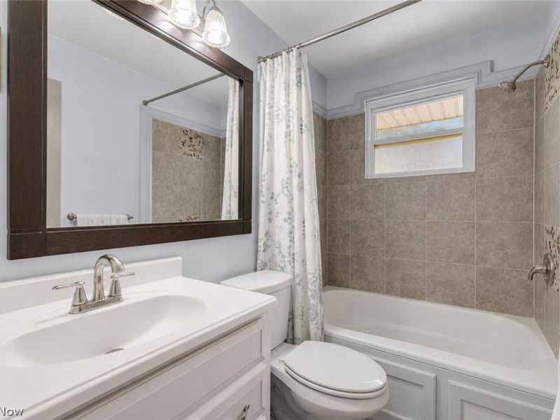 4146 Barclay Messerly Road, Southington, OH 44470 Photo 10