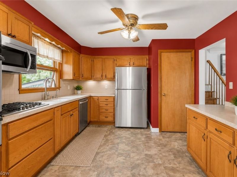 4146 Barclay Messerly Road, Southington, OH 44470 Photo 5