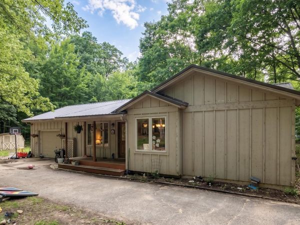 189 Forest Trail, Leroy, MI 49655