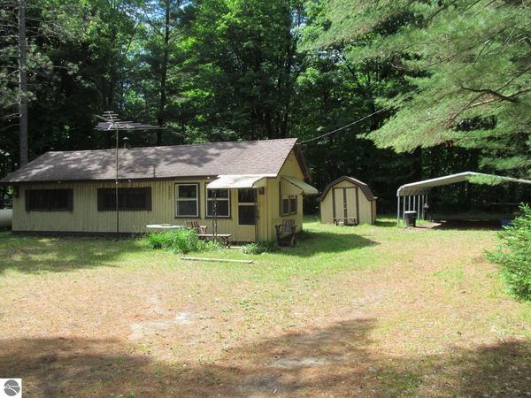 11052 Hodenpyle Dam Road N, Mesick, MI 49668