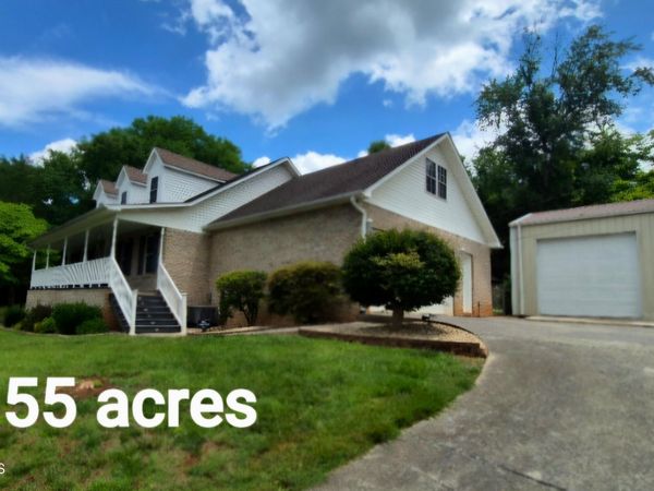 570 Oakwood Estates Drive, Lenoir City, TN 37772