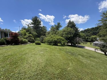 303 Freedom School Road, Mt Vernon, KY 40456