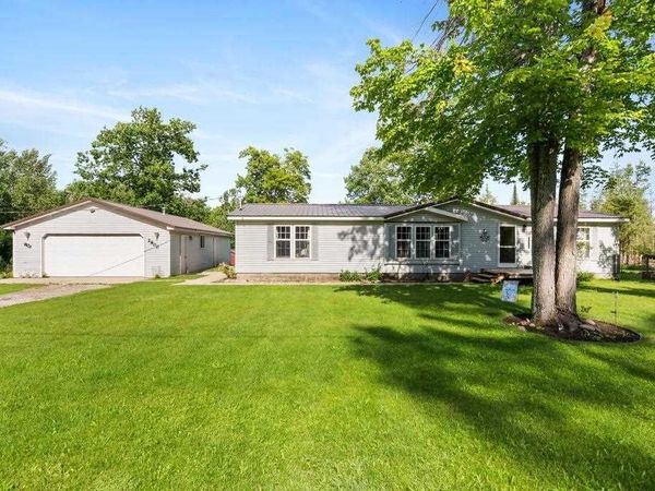2800 Gaynor Road, Cheboygan, MI 49721