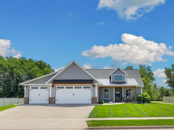 1806 Hudson St, Holmen, WI 54636