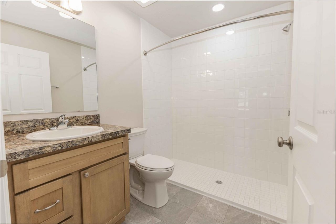 1342 Cottage Circle , Tavares, FL 32778 Photo
