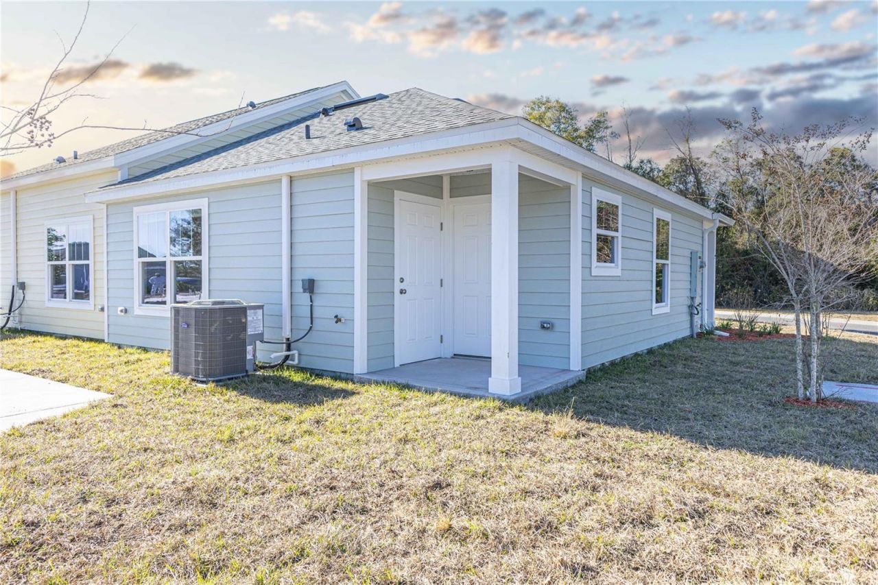 1342 Cottage Circle , Tavares, FL 32778 Photo