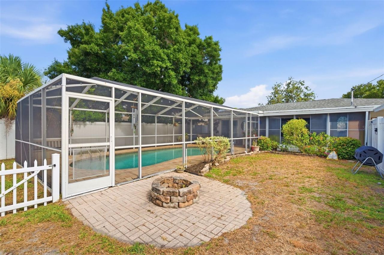 6765 3rd Avenue N, Saint Petersburg, FL 33710 Photo