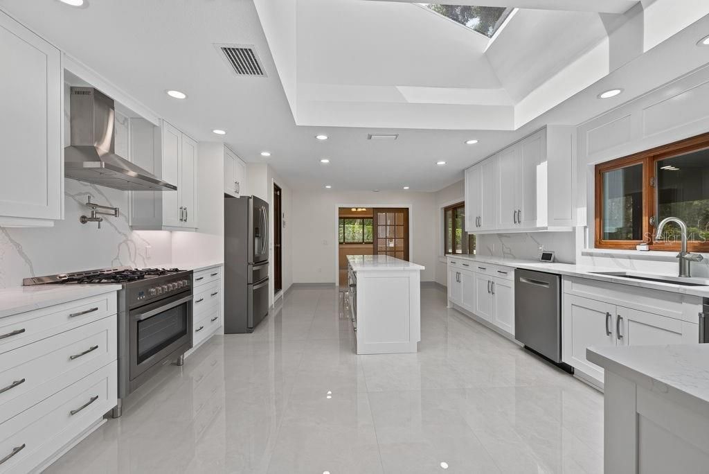 1007 Lakewood Drive, Brandon, FL 33510 Photo