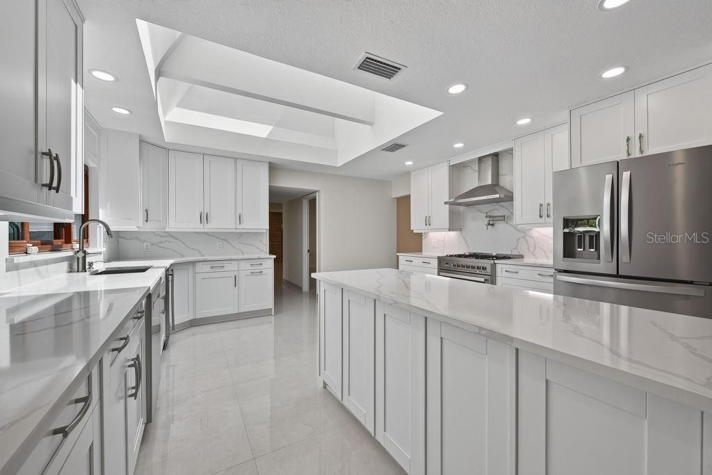 1007 Lakewood Drive, Brandon, FL 33510 Photo