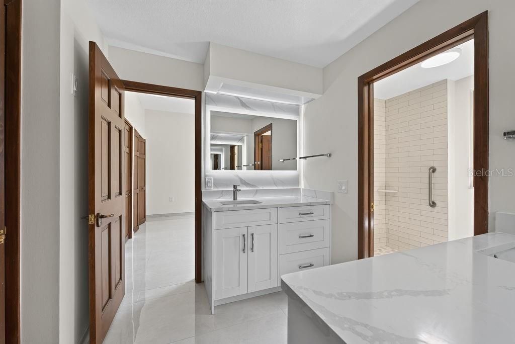 1007 Lakewood Drive, Brandon, FL 33510 Photo