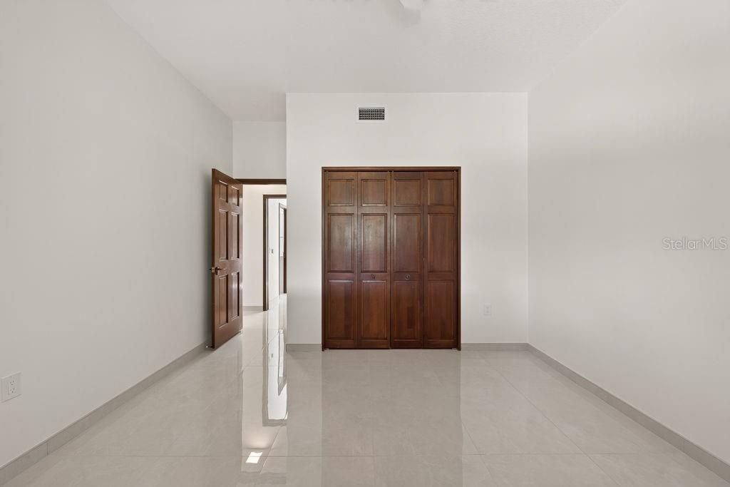 1007 Lakewood Drive, Brandon, FL 33510 Photo