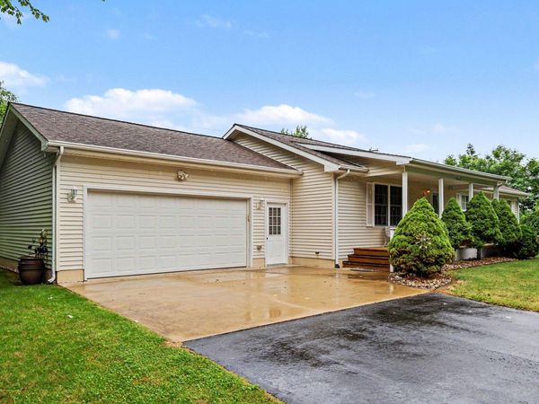 1632 S Parma Road, Parma, MI 49269