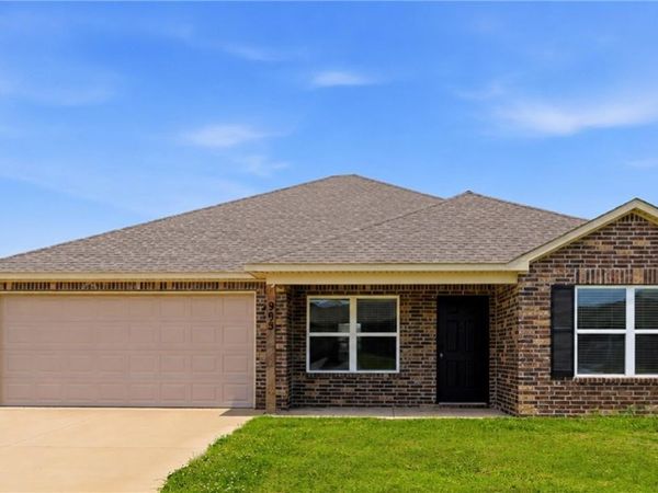 905 W Tanner Drive, Siloam Springs, AR 72761