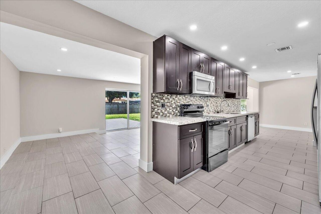 611 N Highland Drive, Hollywood, FL 33021 Photo