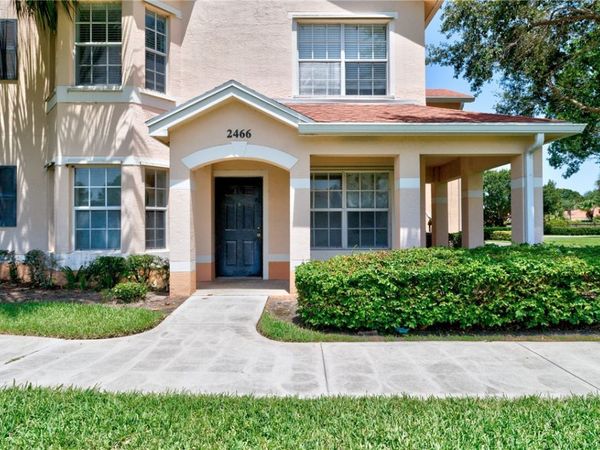 2466 57th Circle, Unit 2466, Vero Beach, FL 32966