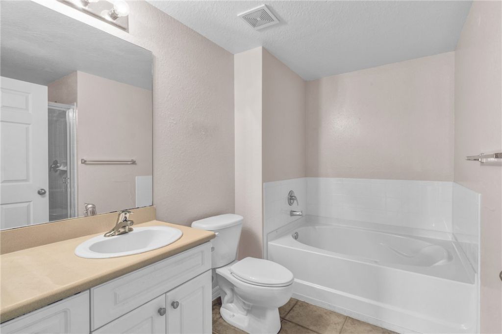 2466 57th Circle, Unit 2466, Vero Beach, FL 32966 Photo