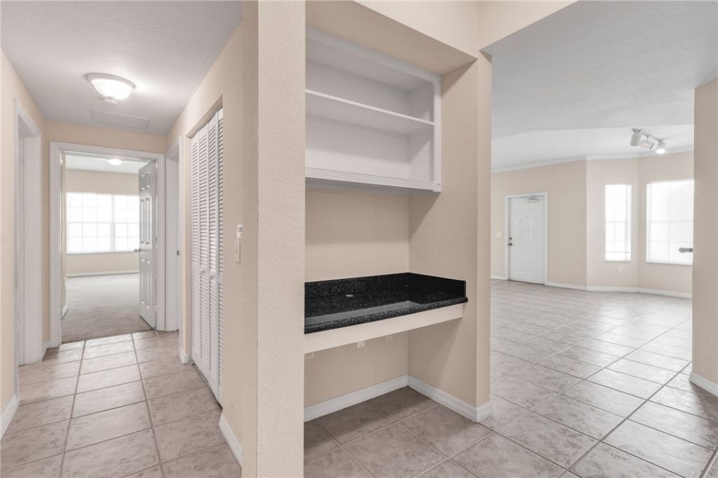 2466 57th Circle, Unit 2466, Vero Beach, FL 32966 Photo