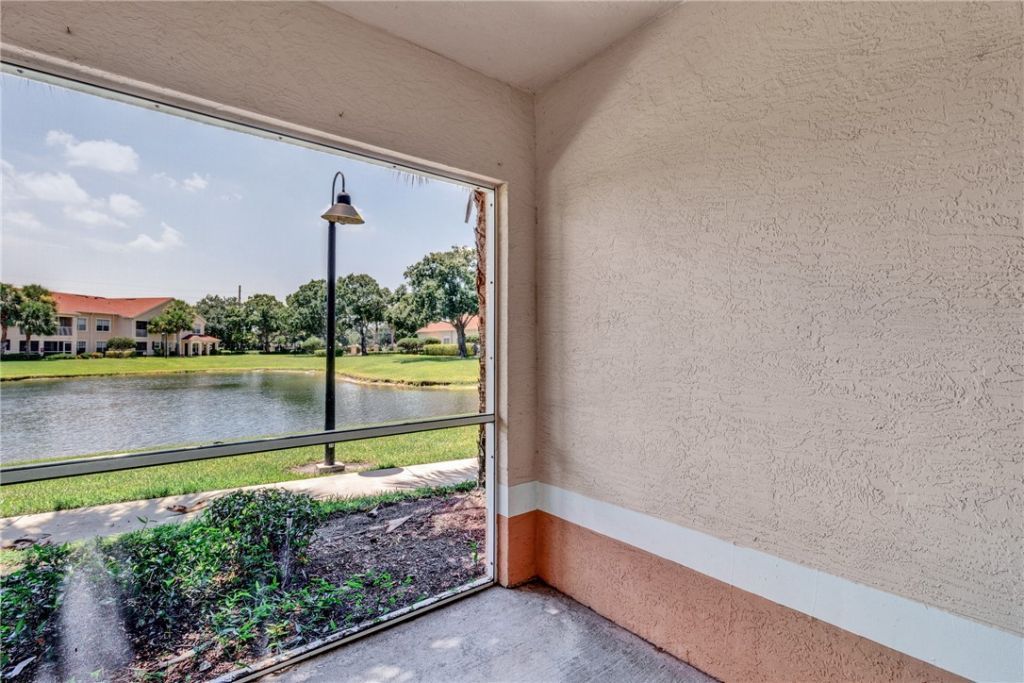 2466 57th Circle, Unit 2466, Vero Beach, FL 32966 Photo