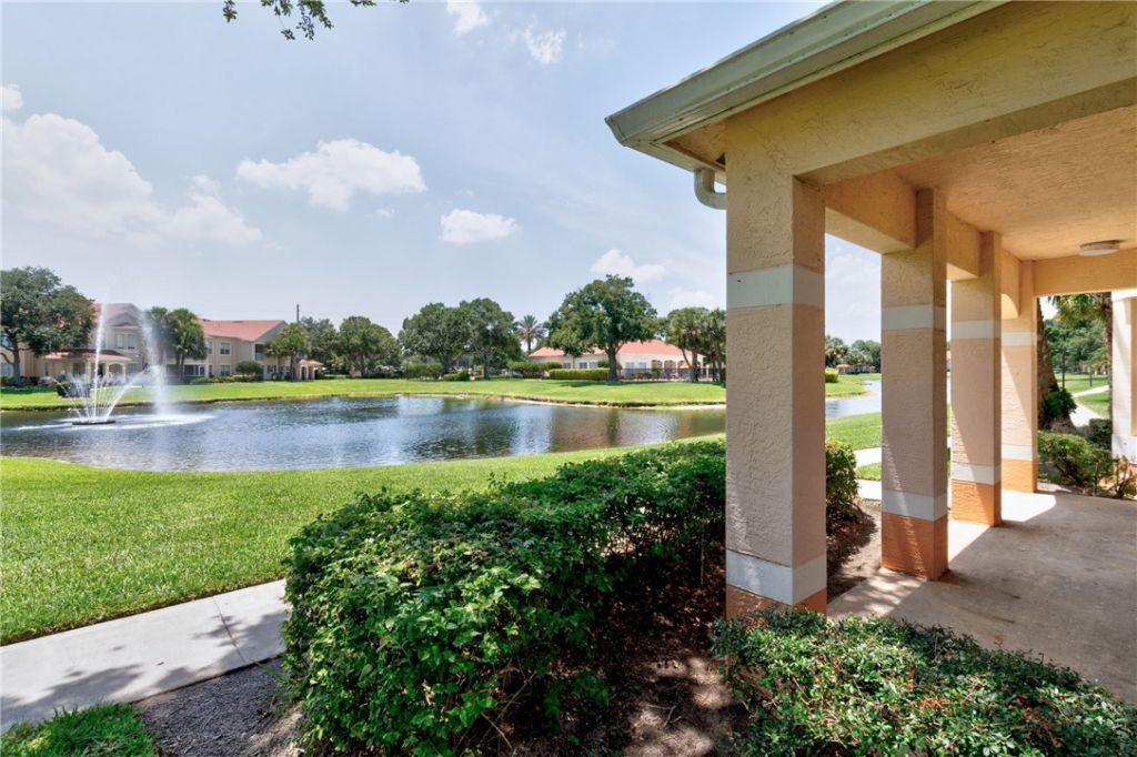 2466 57th Circle, Unit 2466, Vero Beach, FL 32966 Photo
