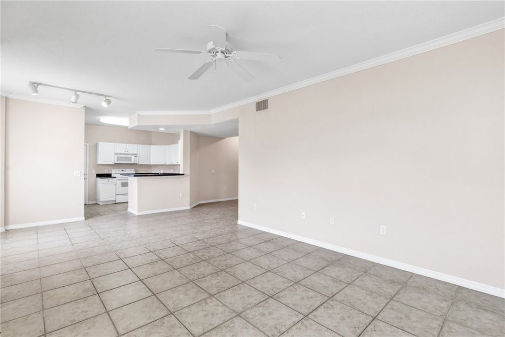2466 57th Circle, Unit 2466, Vero Beach, FL 32966 Photo