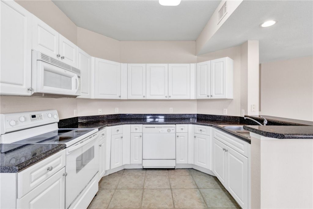 2466 57th Circle, Unit 2466, Vero Beach, FL 32966 Photo