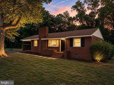 108 MARTIN STREET, BOWLING GREEN, VA 22427