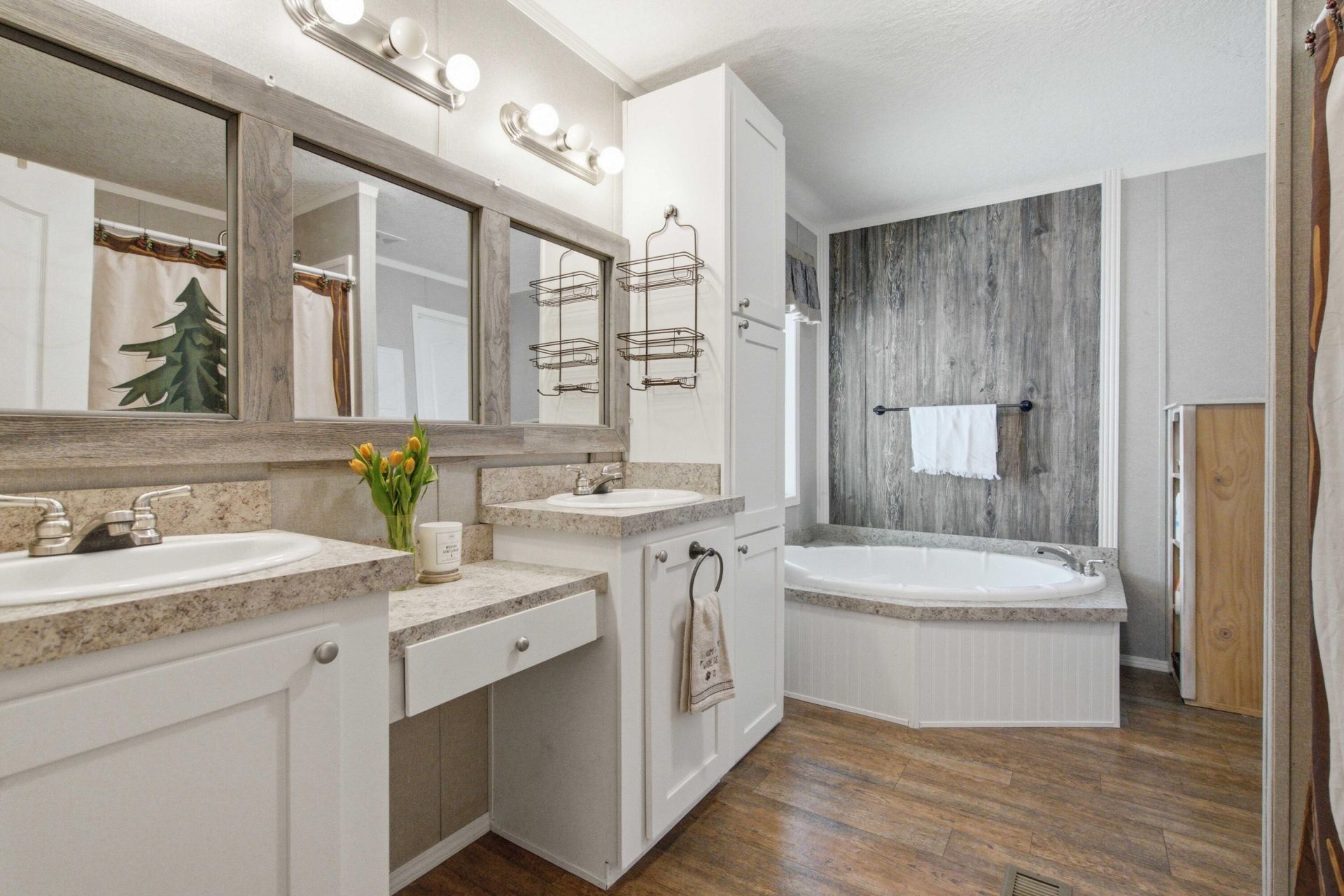 4886 State Road Photo 25