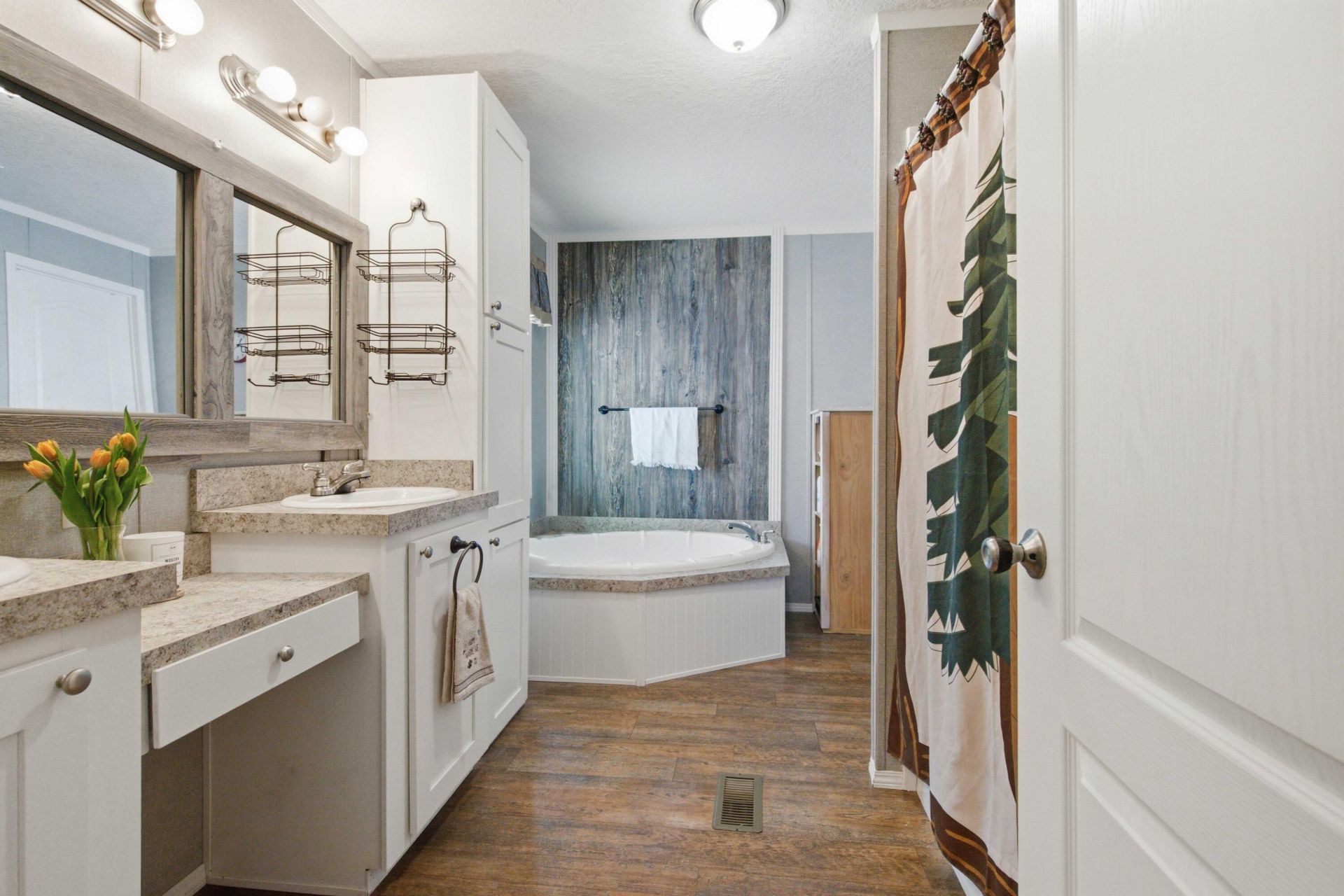 4886 State Road Photo 26