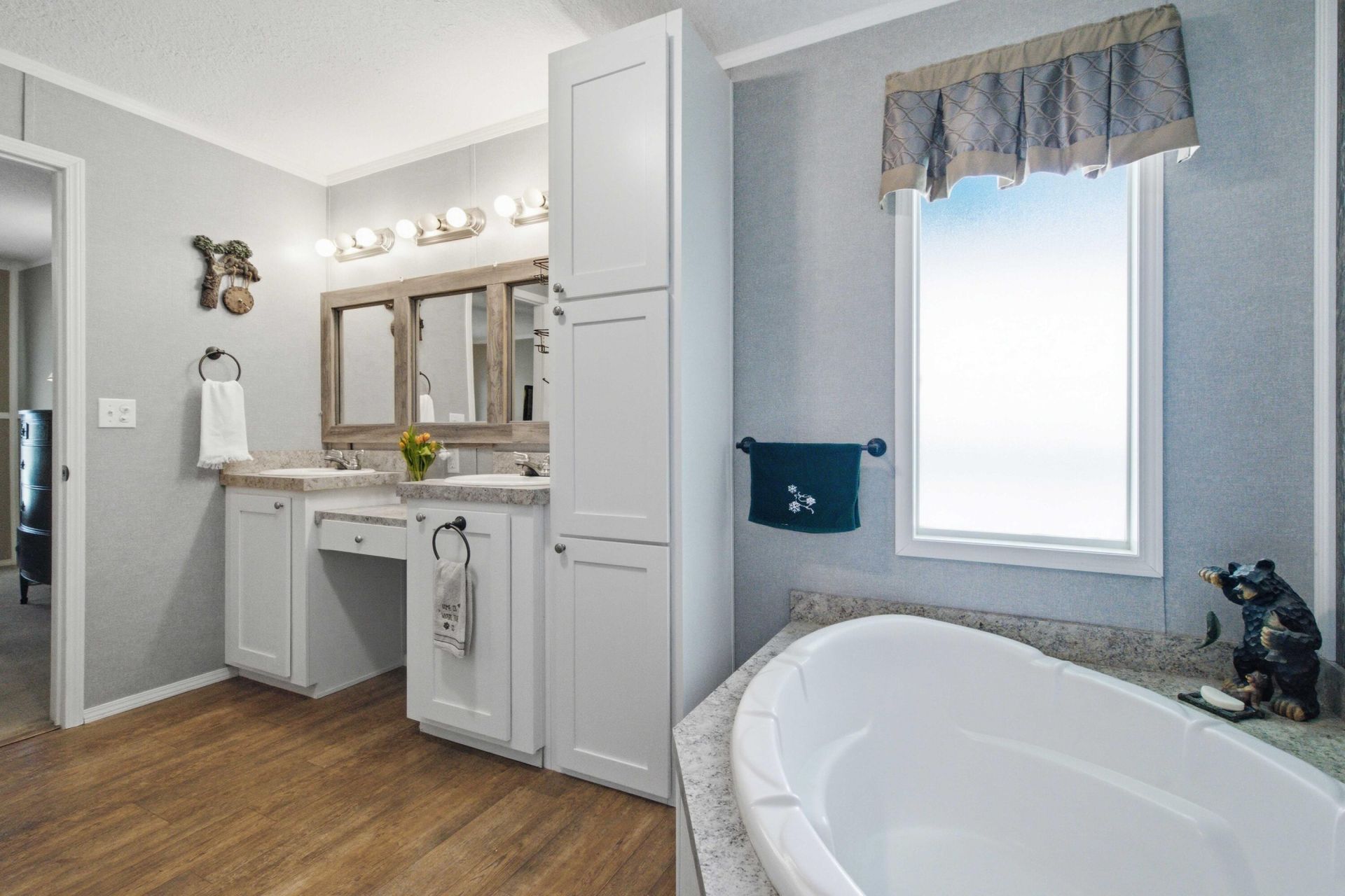 4886 State Road Photo 27
