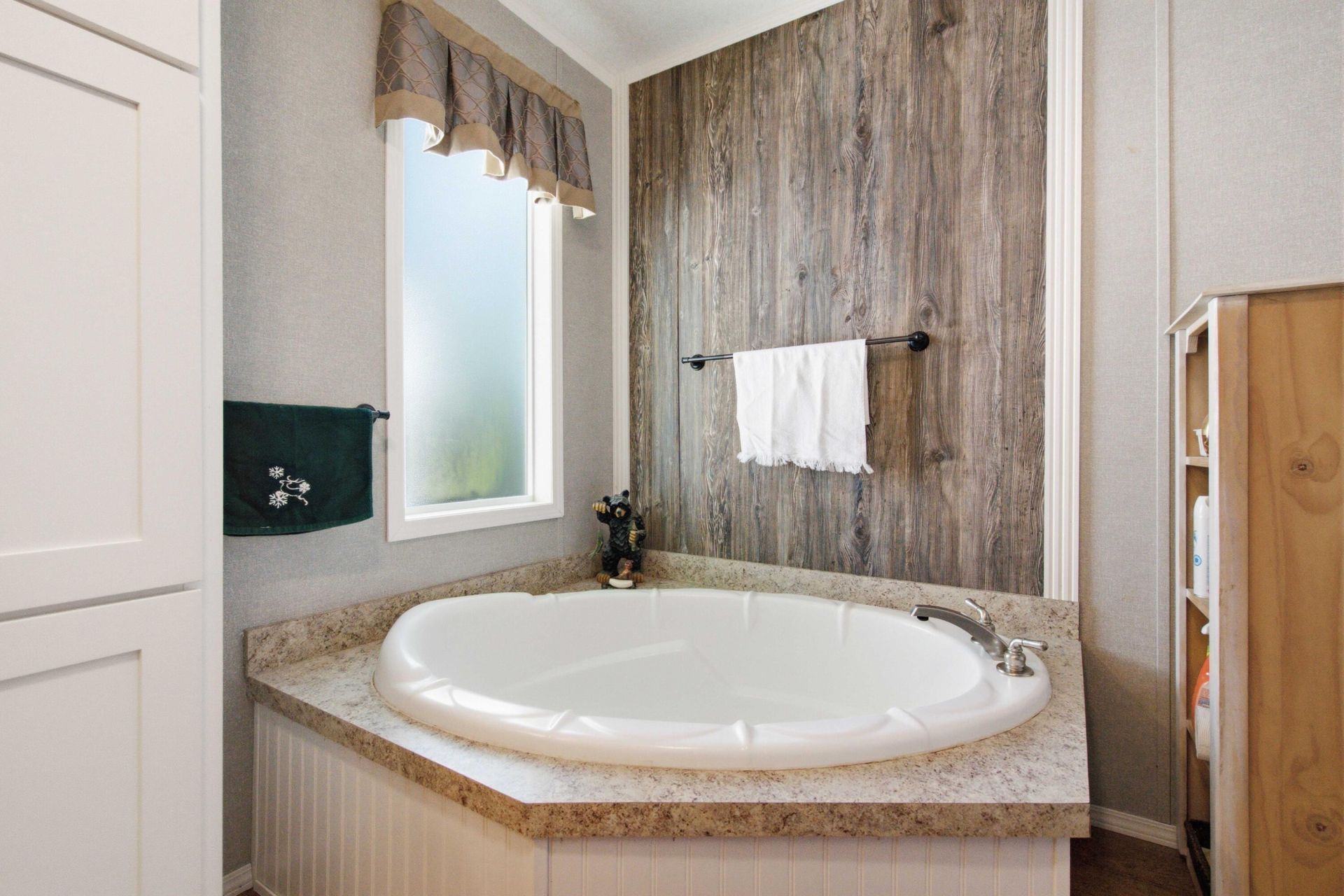 4886 State Road Photo 28