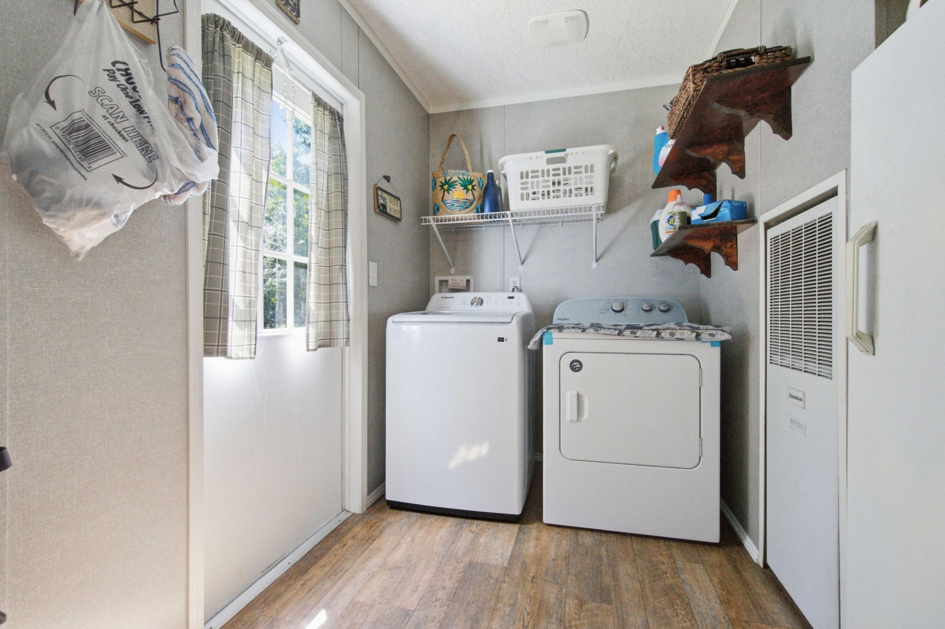 4886 State Road Photo 37