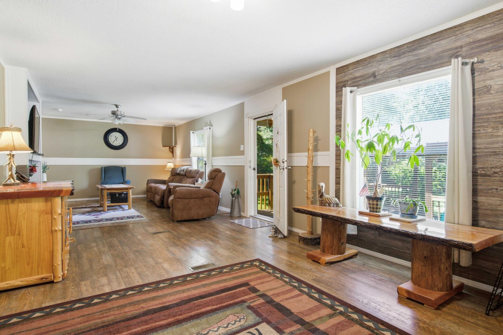 4886 State Road Photo 9