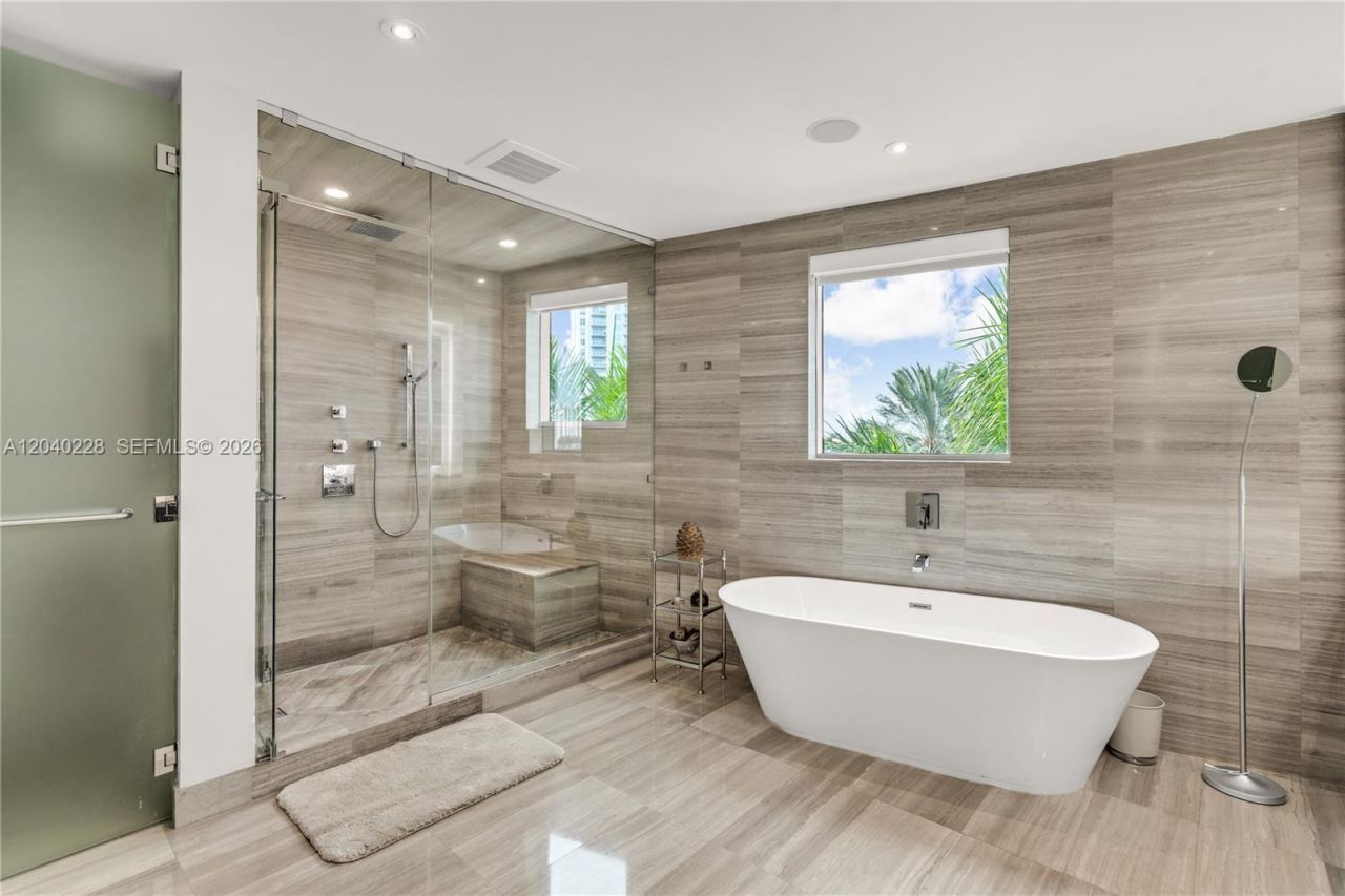 3300 NE 188th St, Unit 318, Aventura, FL 33180 Photo