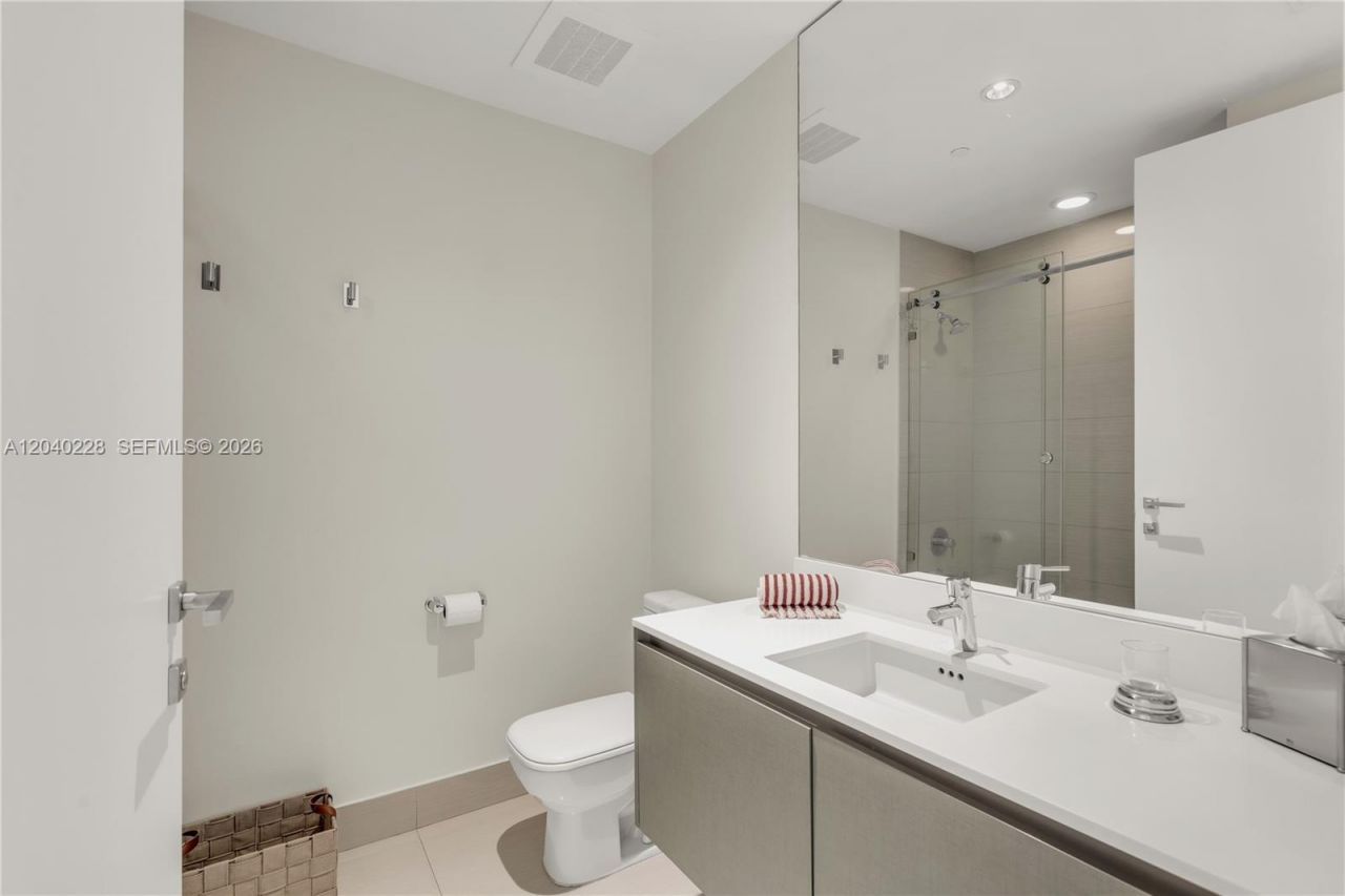 3300 NE 188th St, Unit 318, Aventura, FL 33180 Photo