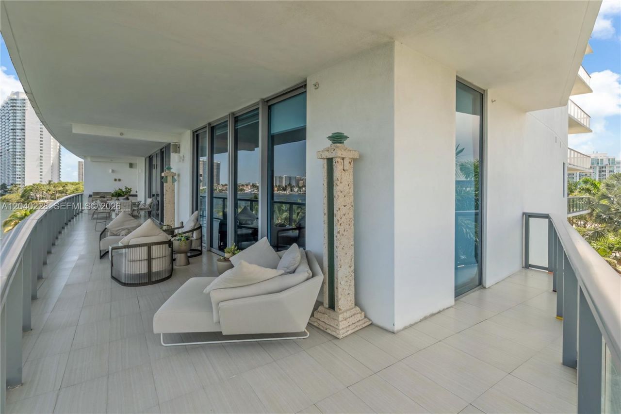 3300 NE 188th St, Unit 318, Aventura, FL 33180 Photo