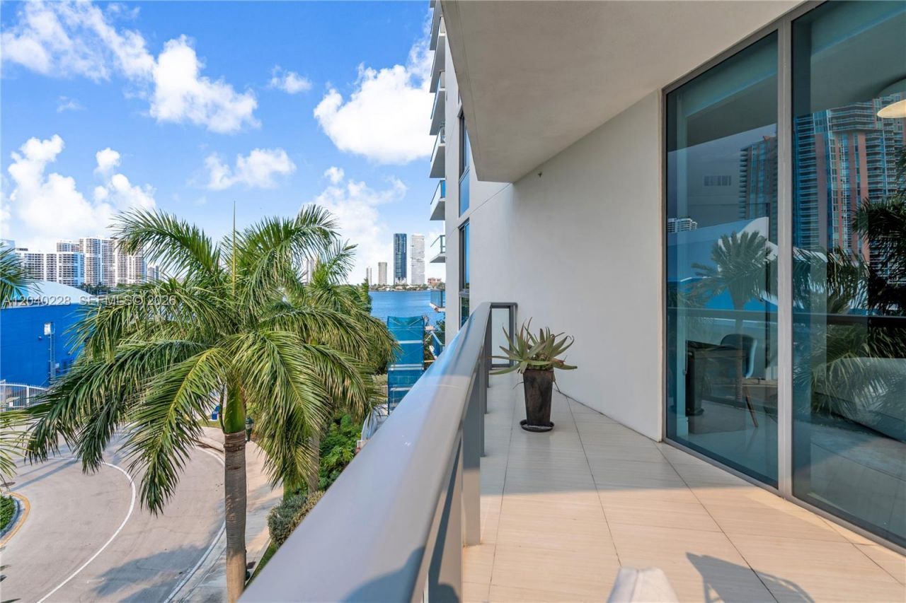 3300 NE 188th St, Unit 318, Aventura, FL 33180 Photo